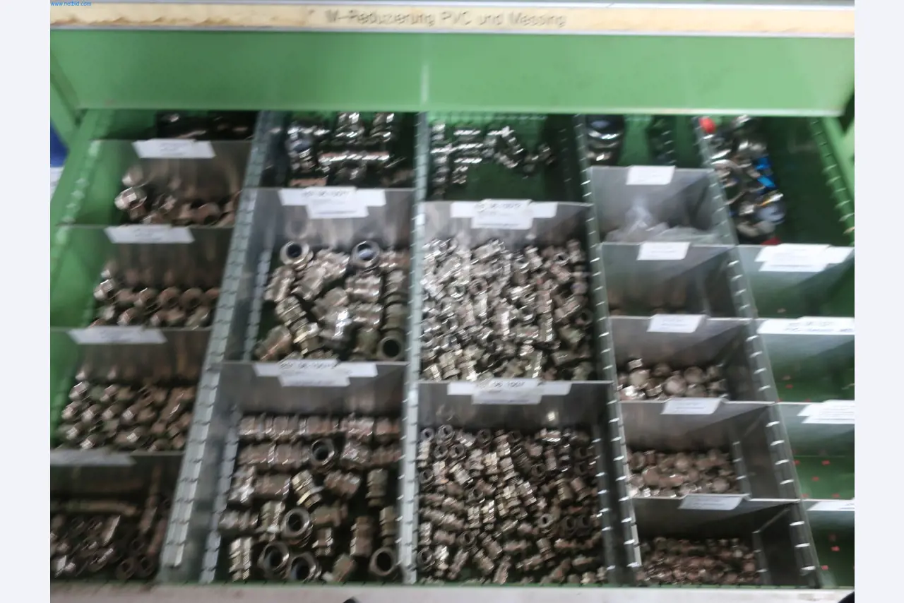 595 Solutions - Installations pour la fabrication de pièces moulées par injection d'Al sous pression/de Mg-10