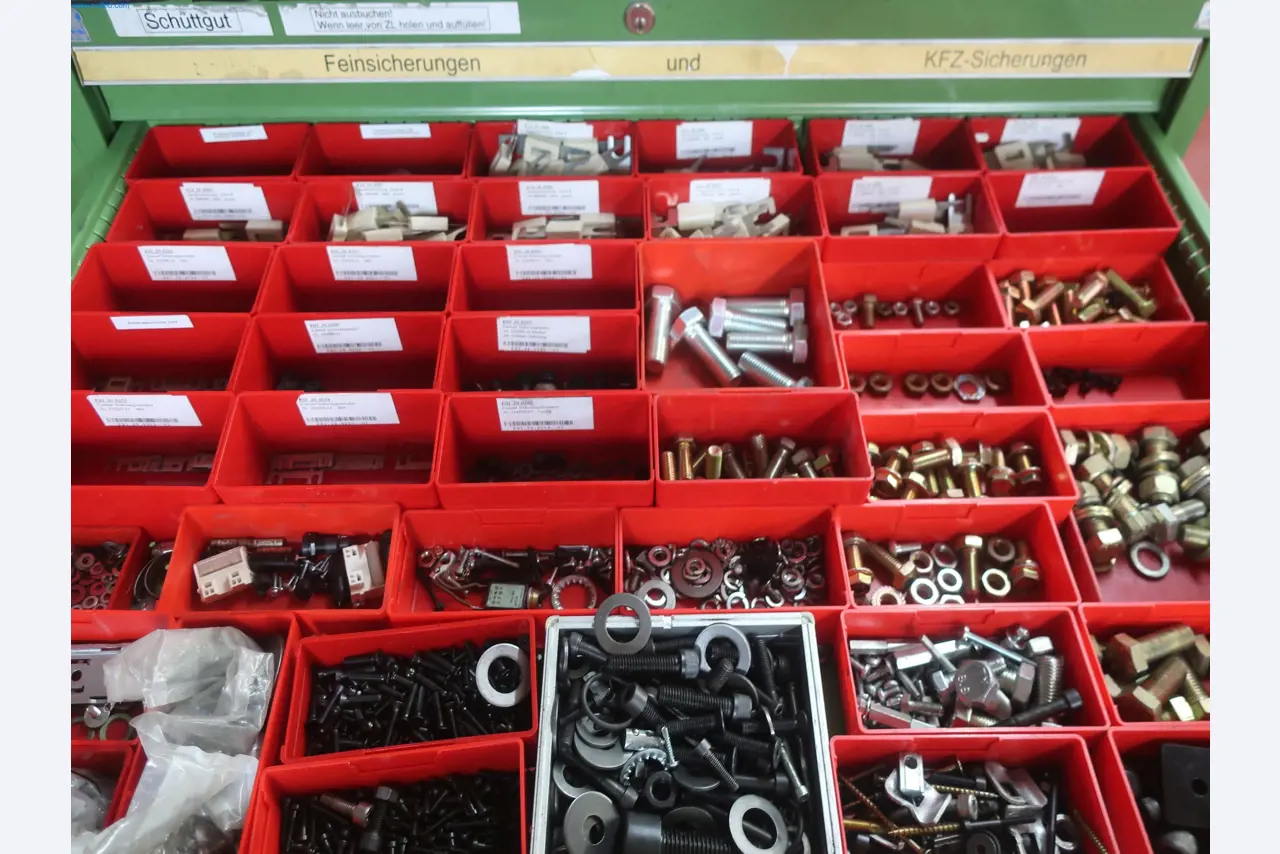 595 Solutions - Installations pour la fabrication de pièces moulées par injection d'Al sous pression/de Mg-13