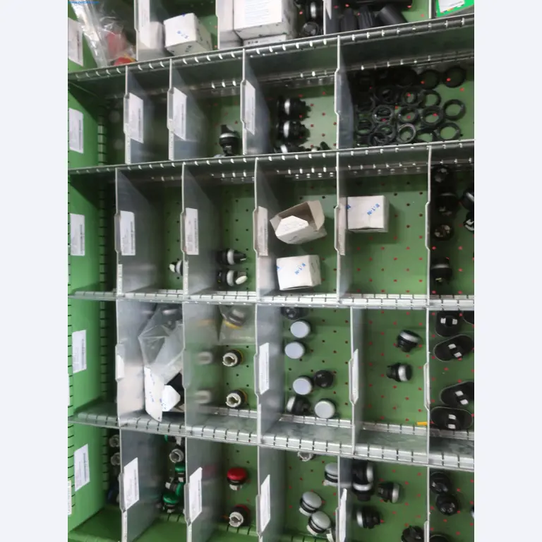 595 Solutions - Installations pour la fabrication de pièces moulées par injection d'Al sous pression/de Mg-20