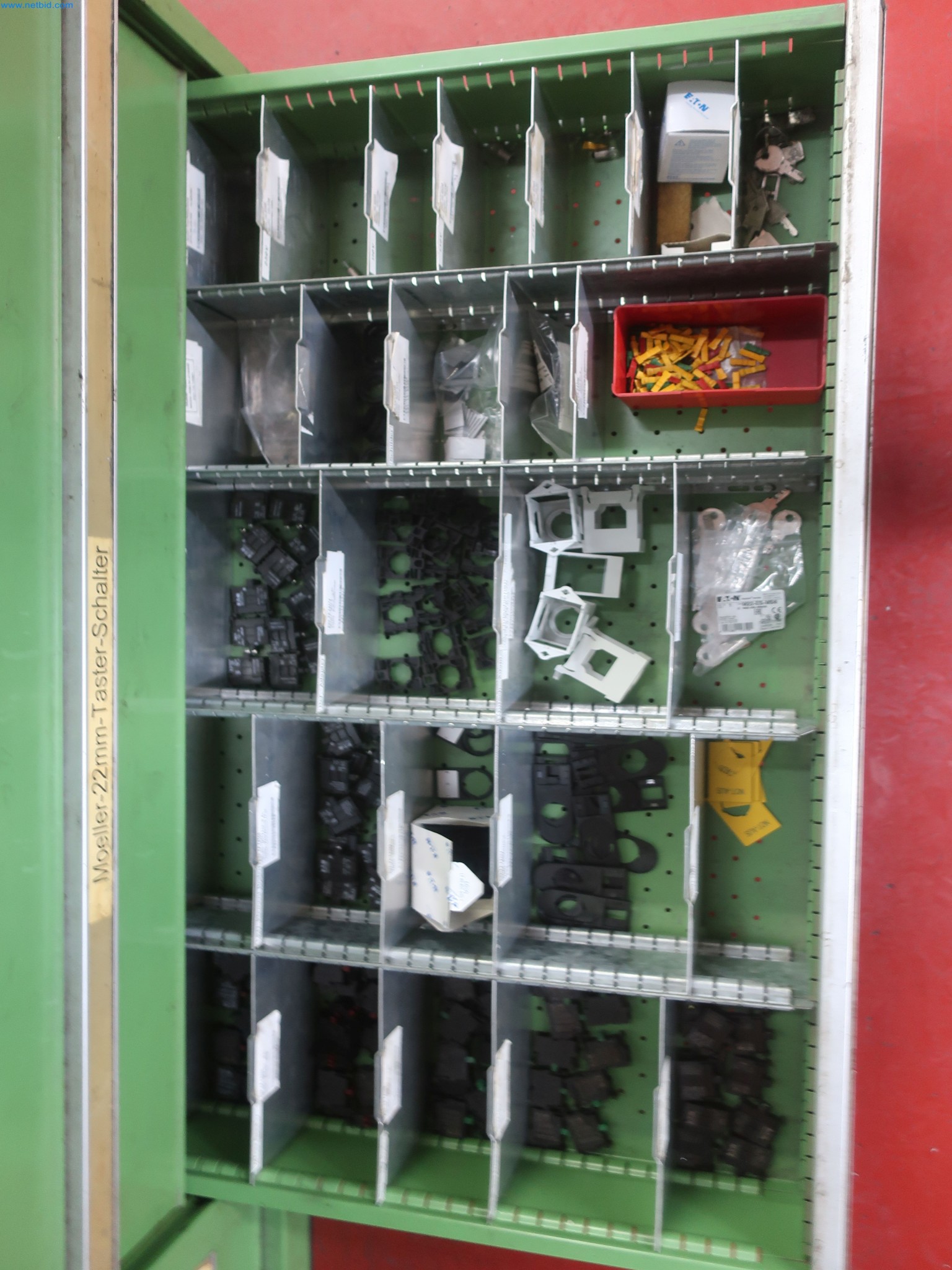 595 Solutions - Installations pour la fabrication de pièces moulées par injection d'Al sous pression/de Mg-21