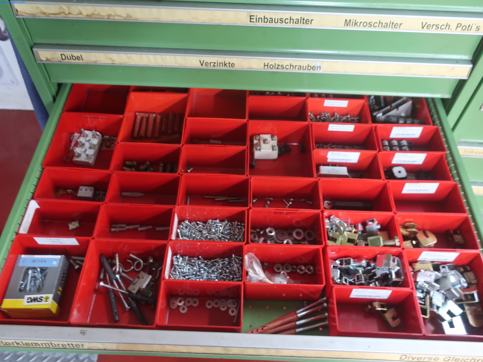 595 Solutions - Installations pour la fabrication de pièces moulées par injection d'Al sous pression/de Mg-7