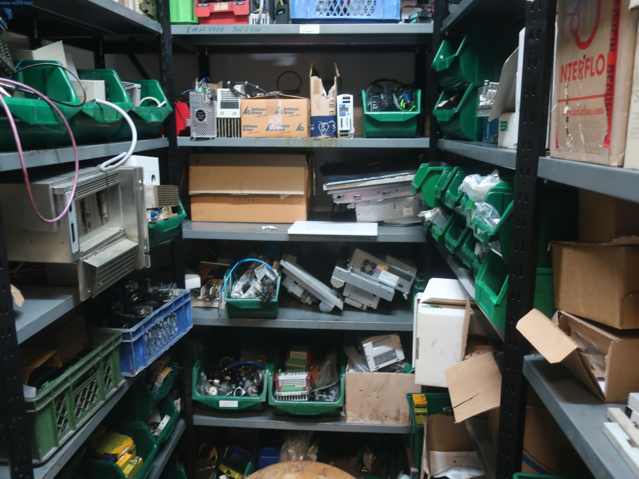 595 Soluciones - Sistemas para la producción de piezas moldeadas por inyección de aluminio/ Mg-10