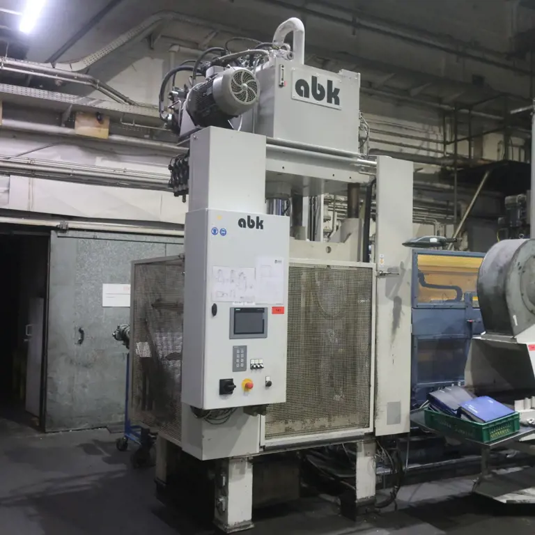 Odhrotovací lis abk SP9-3-30
