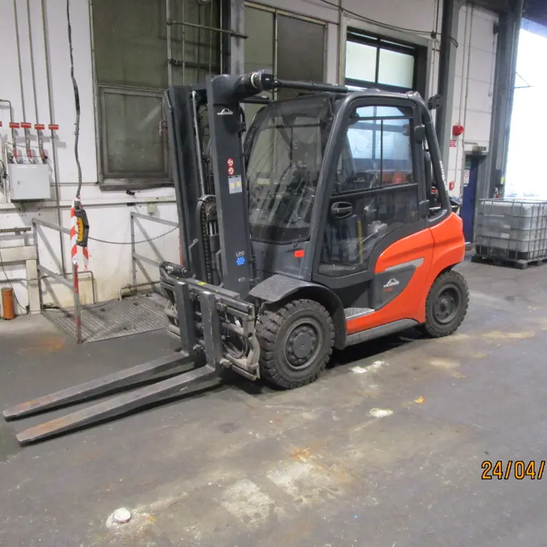Gas forklift Linde H40T - 01/600