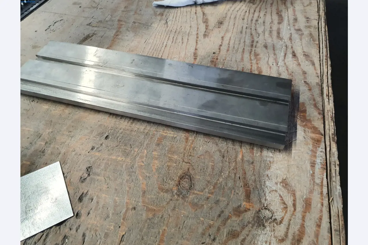 Maszyny z branży metalowej, malarskiej, suchej zabudowy i tynkarskiej-22