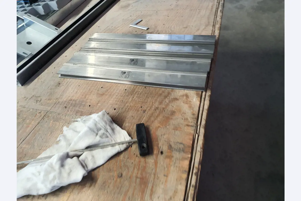 Maszyny z branży metalowej, malarskiej, suchej zabudowy i tynkarskiej-23