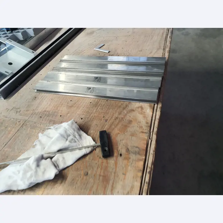 Maszyny z branży metalowej, malarskiej, suchej zabudowy i tynkarskiej-23