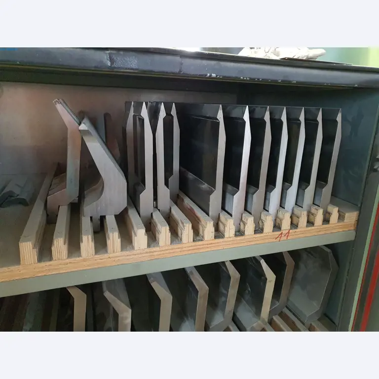 Maszyny z branży metalowej, malarskiej, suchej zabudowy i tynkarskiej-25