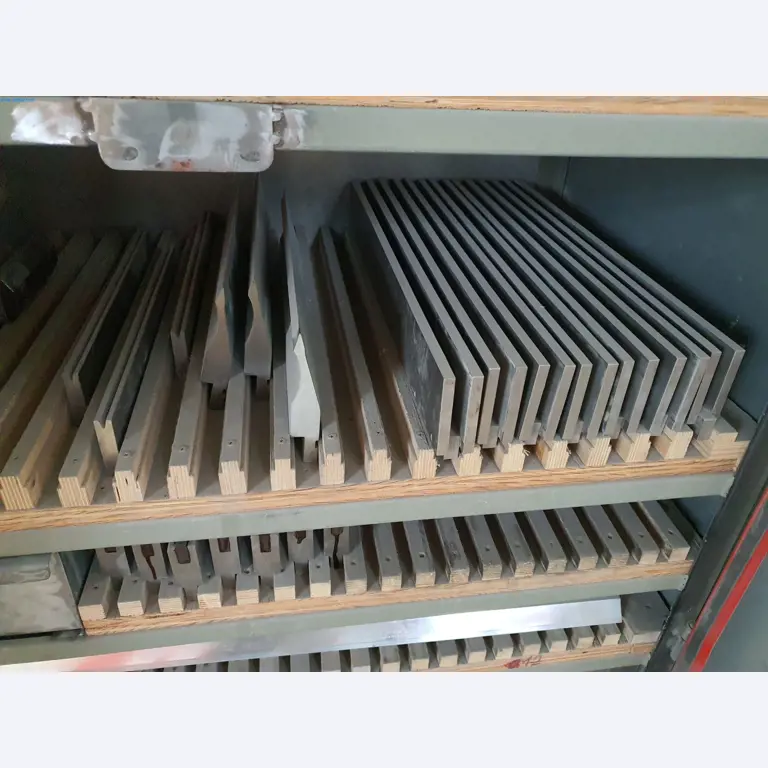 Maszyny z branży metalowej, malarskiej, suchej zabudowy i tynkarskiej-28