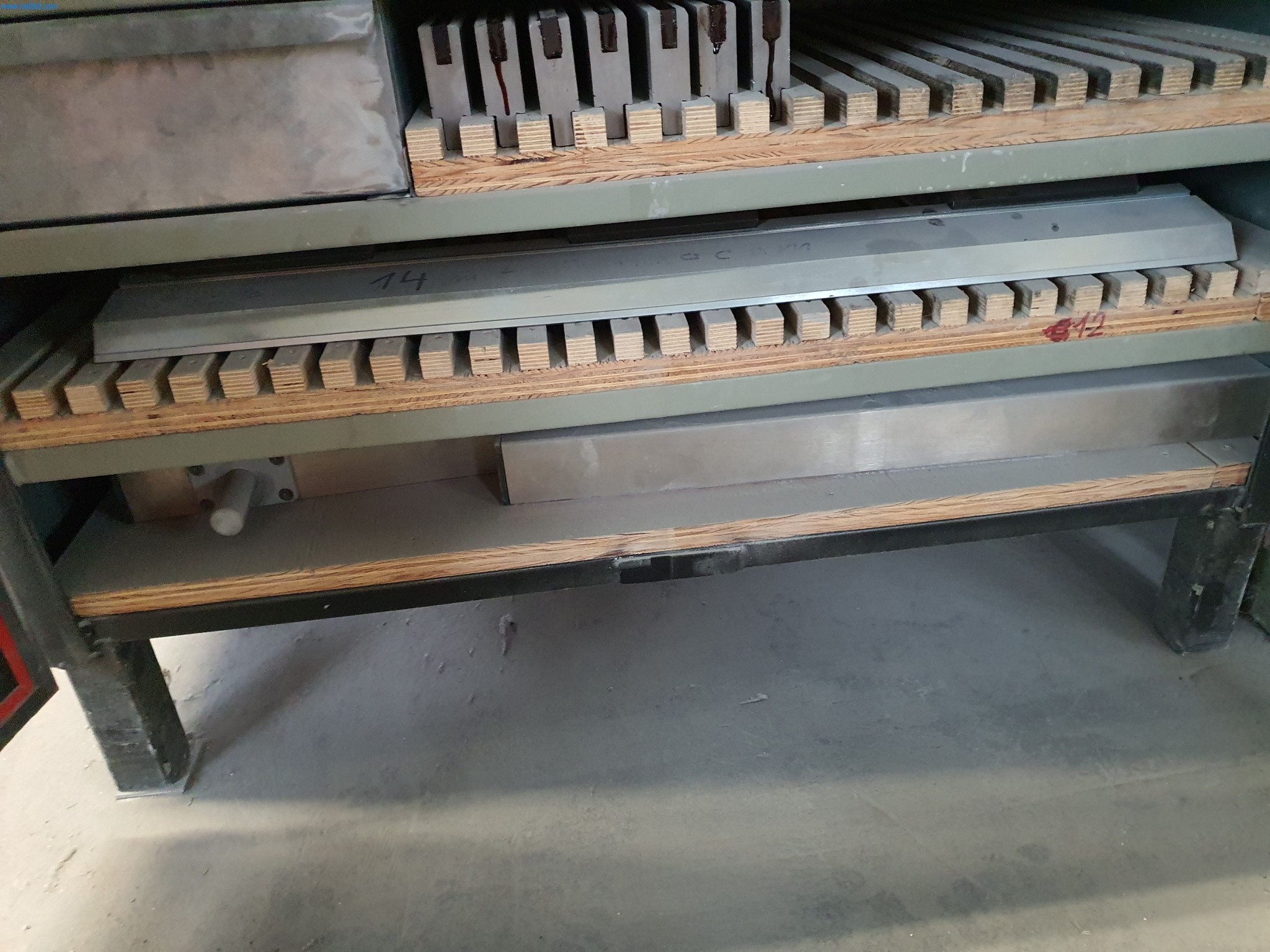 Maszyny z branży metalowej, malarskiej, suchej zabudowy i tynkarskiej-30