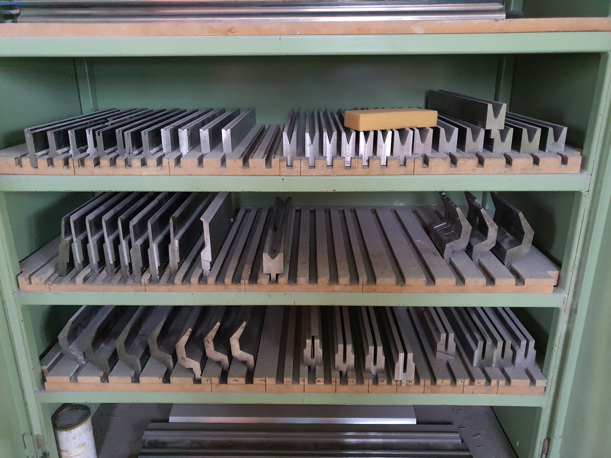 Maszyny z branży metalowej, malarskiej, suchej zabudowy i tynkarskiej-32