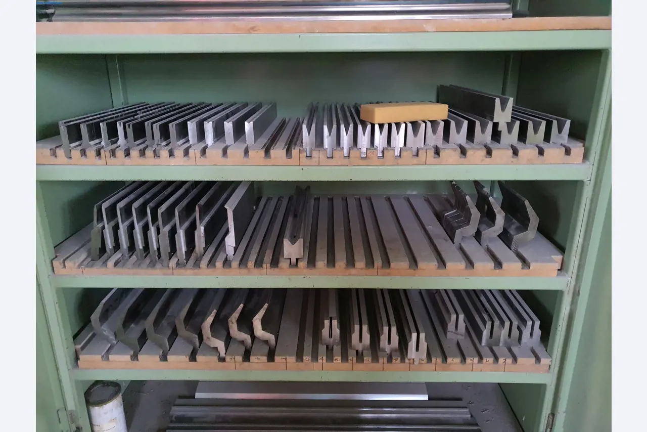 Maszyny z branży metalowej, malarskiej, suchej zabudowy i tynkarskiej-32