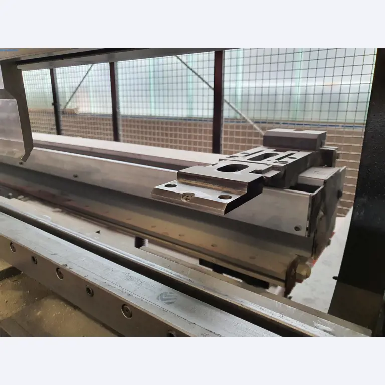 Maszyny z branży metalowej, malarskiej, suchej zabudowy i tynkarskiej-37