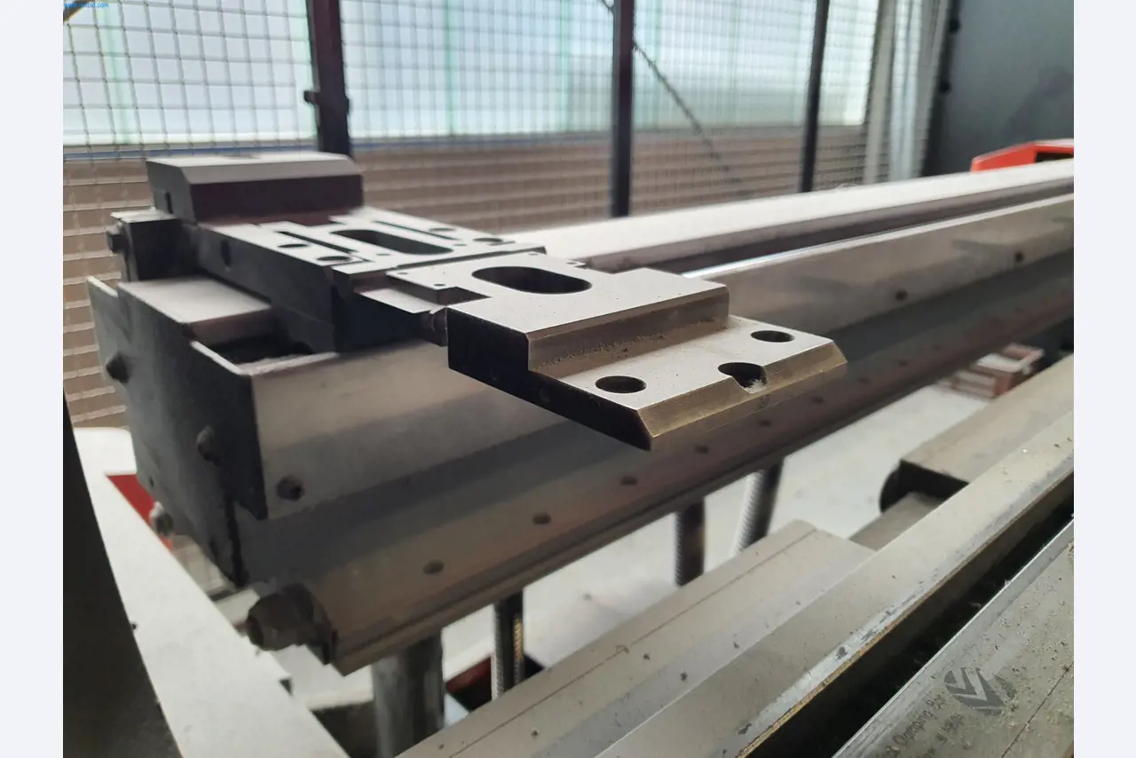 Maszyny z branży metalowej, malarskiej, suchej zabudowy i tynkarskiej-8