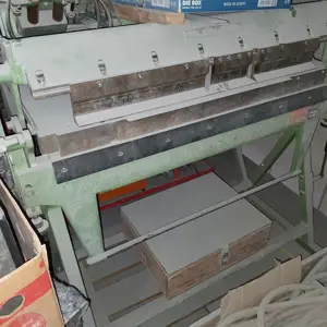 Hand bending machine