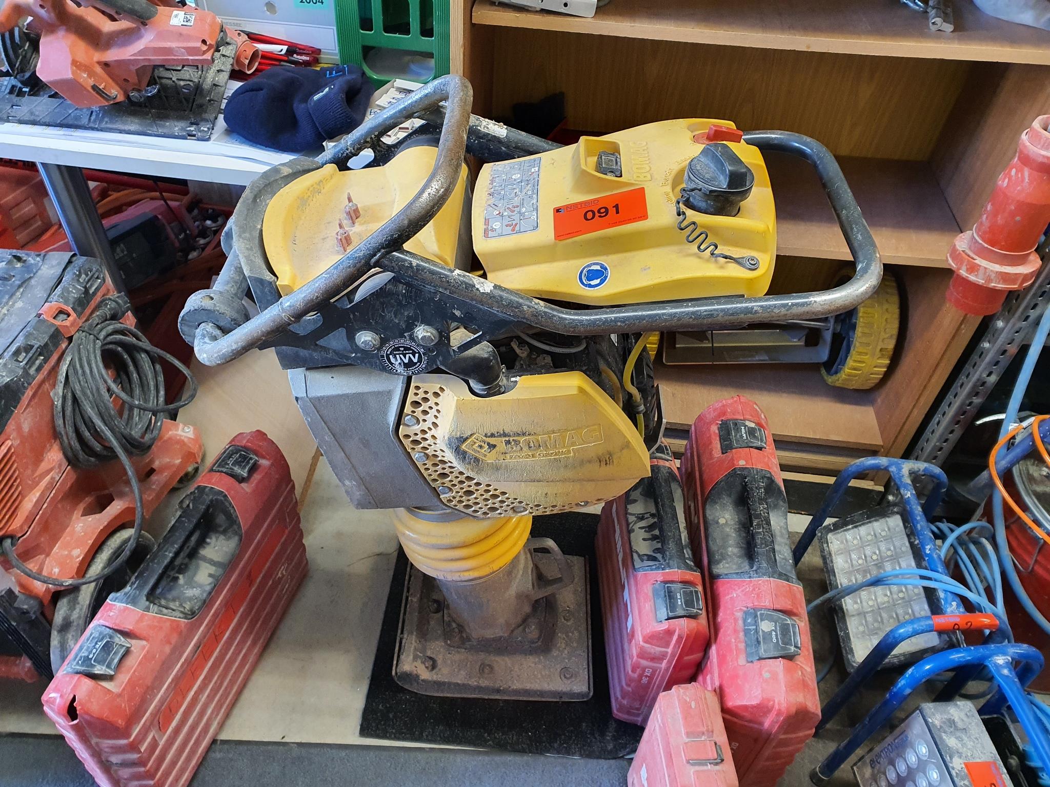 Construction machinery, vehicles, formwork materials and accessories from the building construction sector-5