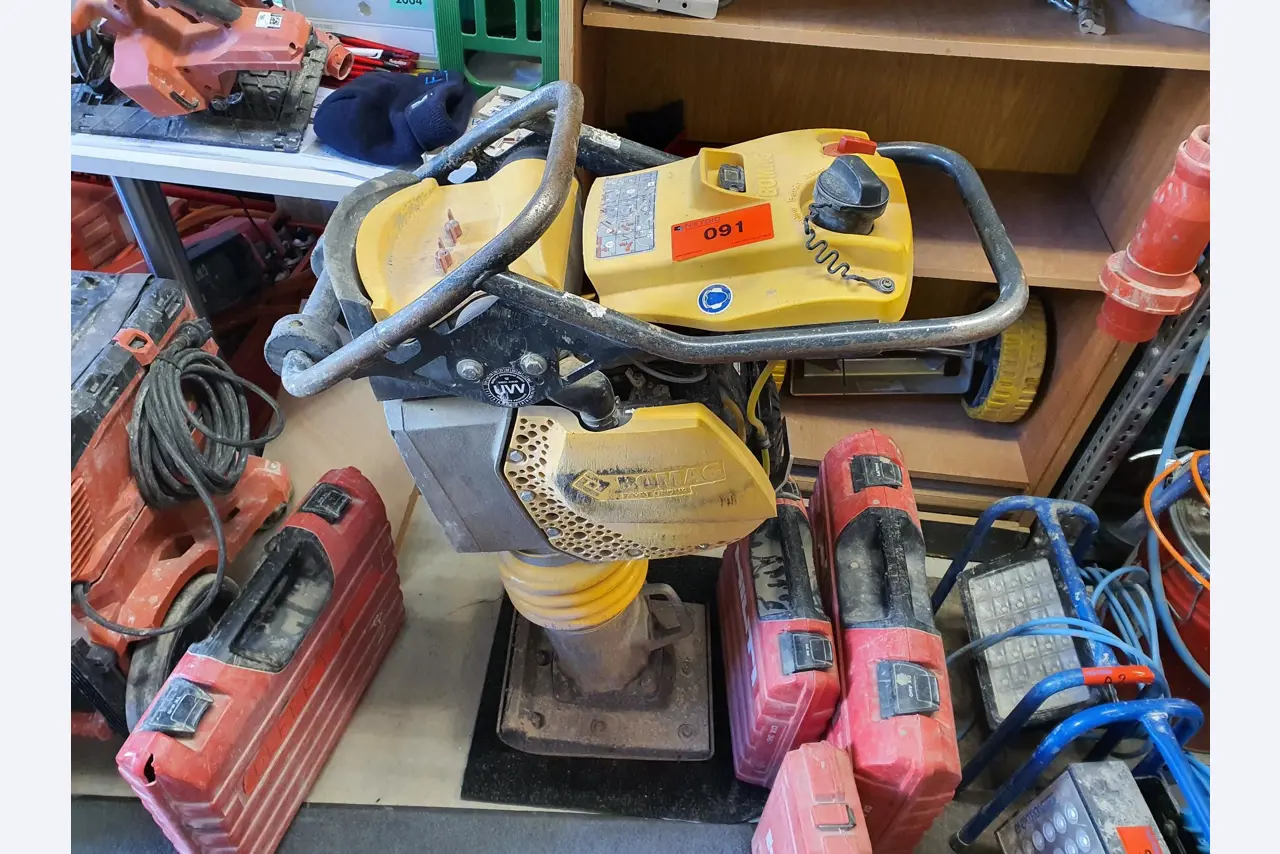 Construction machinery, vehicles, formwork materials and accessories from the building construction sector-5