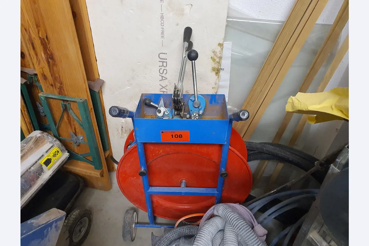 Construction machinery, vehicles, formwork materials and accessories from the building construction sector-6