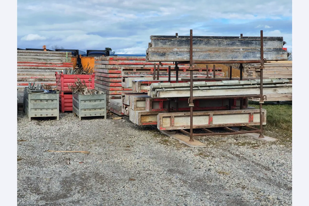 Construction machinery, vehicles, formwork materials and accessories from the building construction sector-8