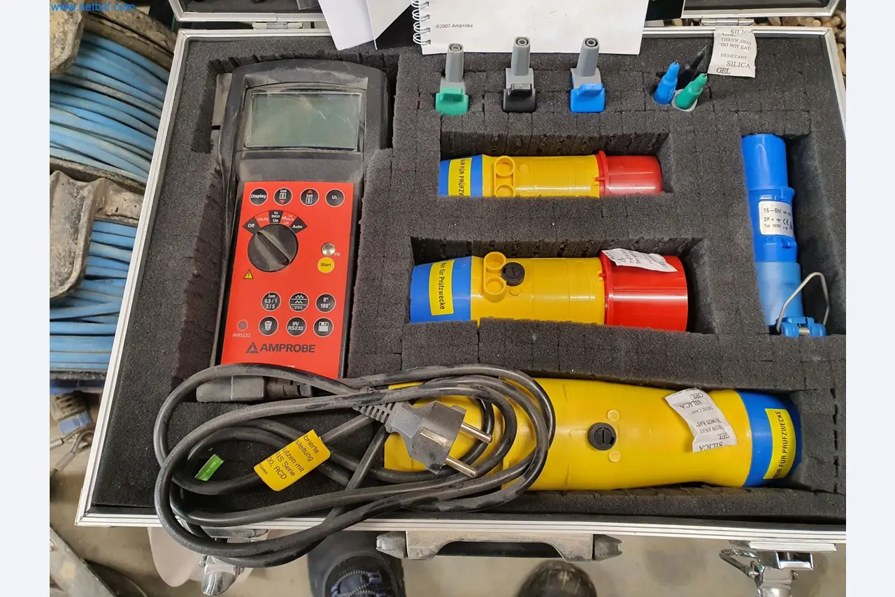 Maszyny budowlane, pojazdy, materiały szalunkowe i akcesoria z sektora budowlanego-2