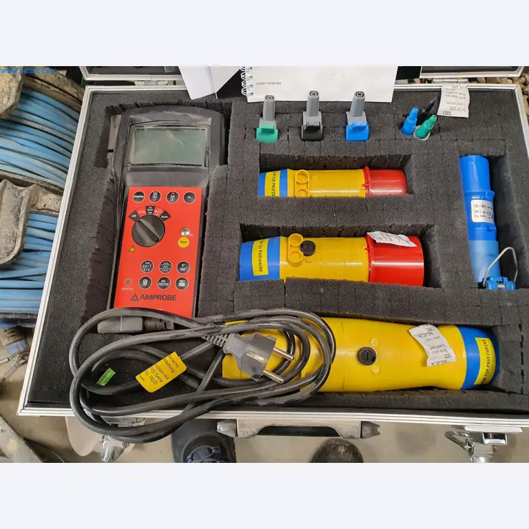 Maszyny budowlane, pojazdy, materiały szalunkowe i akcesoria z sektora budowlanego-2