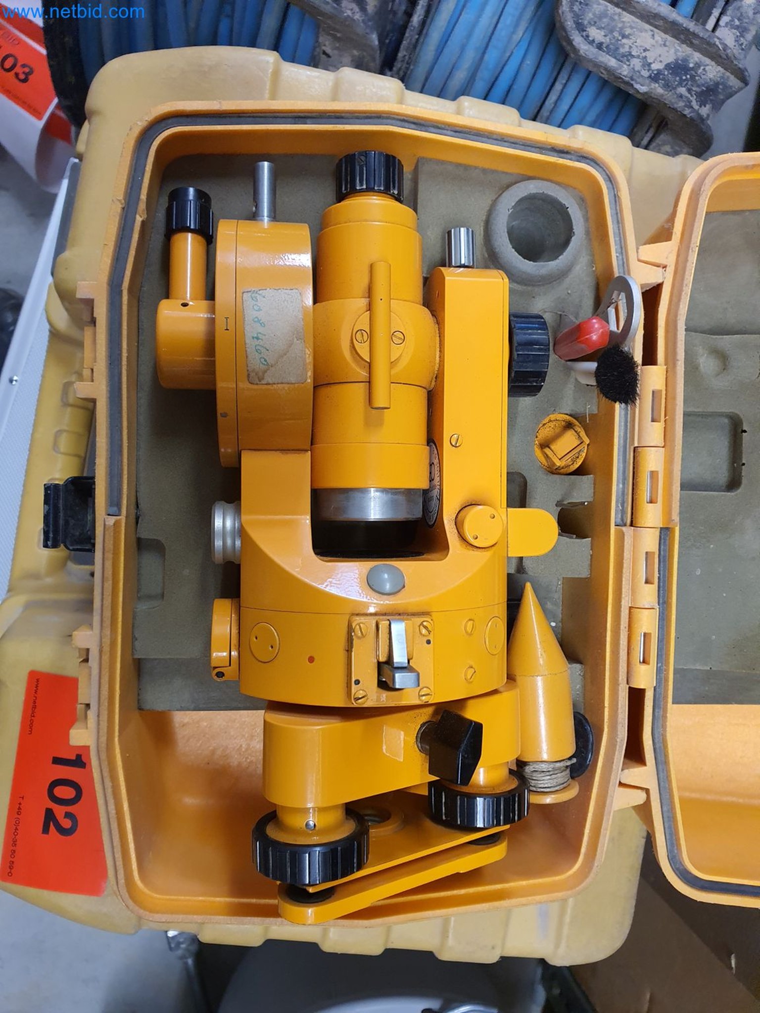 Maszyny budowlane, pojazdy, materiały szalunkowe i akcesoria z sektora budowlanego-5