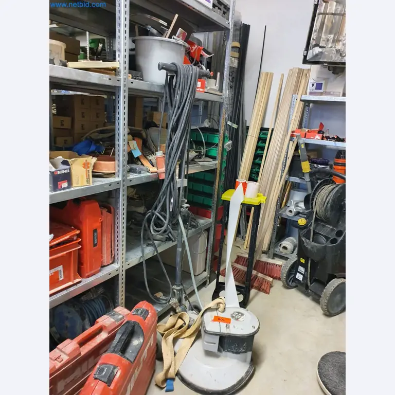 Stavební stroje, vozidla, bednicí materiál a příslušenství z oblasti stavebnictví-1