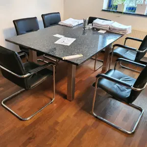 Meeting table