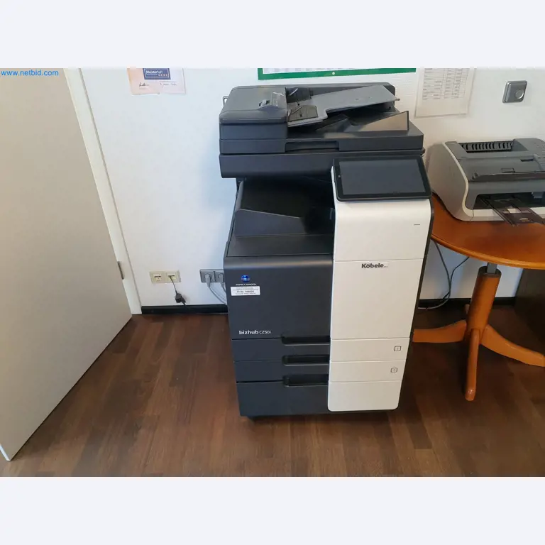 Maszyny budowlane, pojazdy, materiały szalunkowe i akcesoria z sektora budowlanego-1