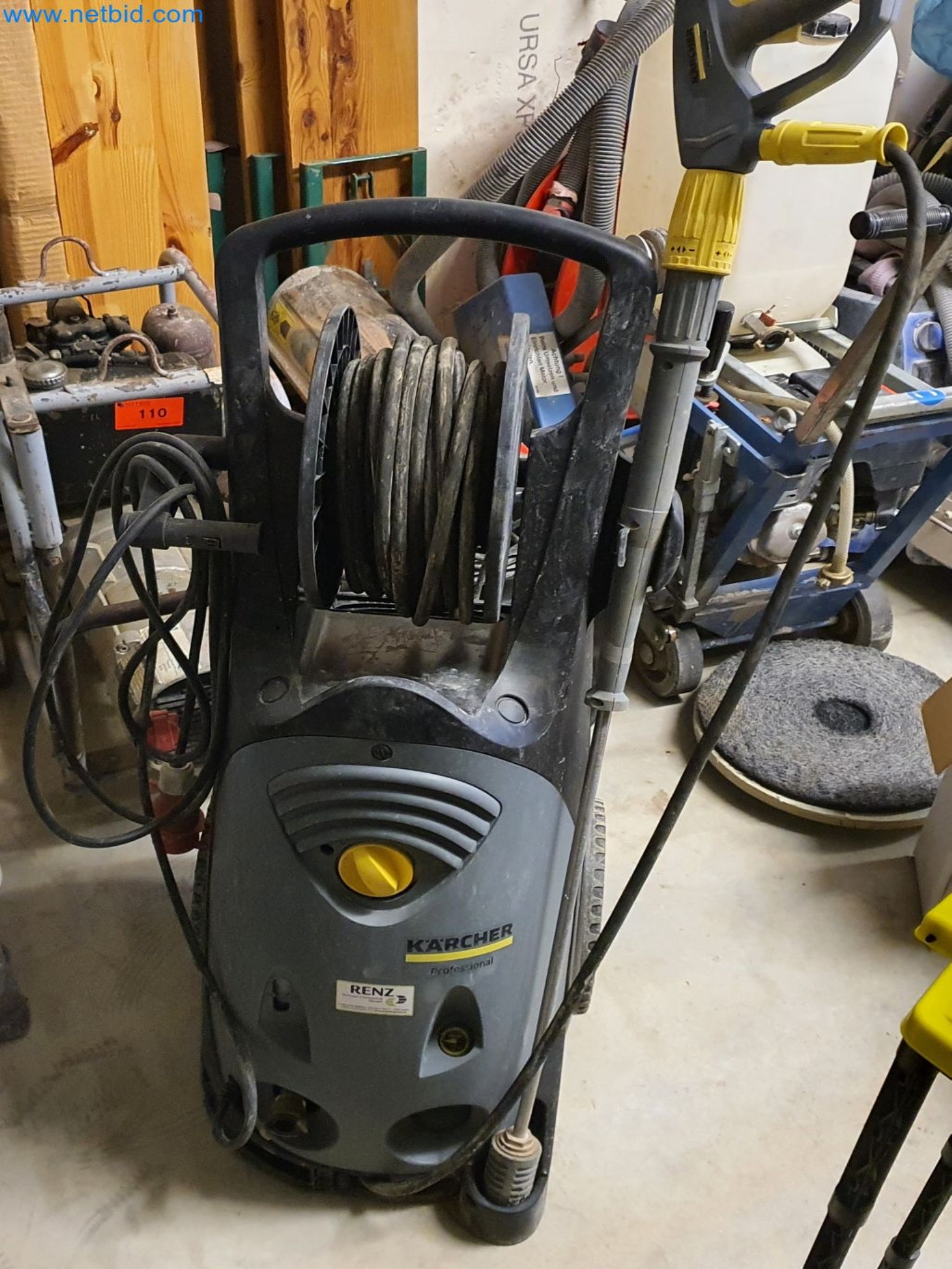 Maszyny budowlane, pojazdy, materiały szalunkowe i akcesoria z sektora budowlanego-1