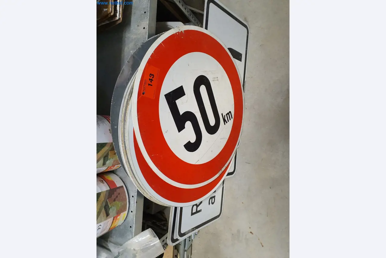 Stavební stroje, vozidla, bednicí materiál a příslušenství z oblasti stavebnictví-1