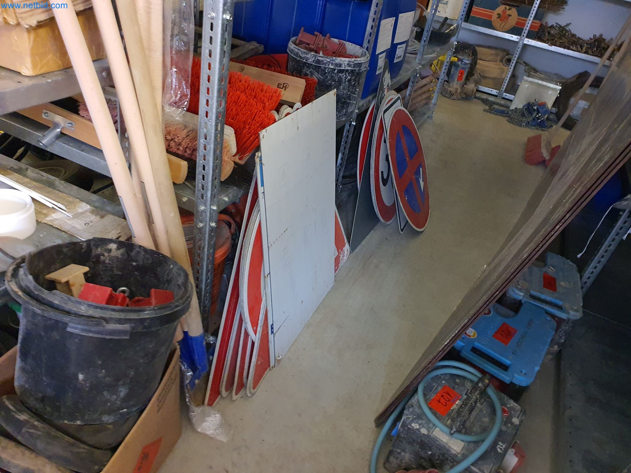 Maquinaria de construcción, vehículos, material de encofrado y accesorios del sector de la construcción de edificios-3