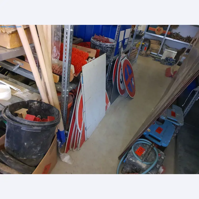 Stavební stroje, vozidla, bednicí materiál a příslušenství z oblasti stavebnictví-3