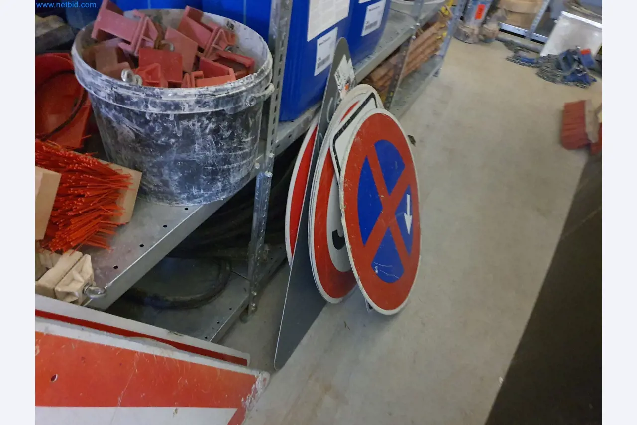 Stavební stroje, vozidla, bednicí materiál a příslušenství z oblasti stavebnictví-5