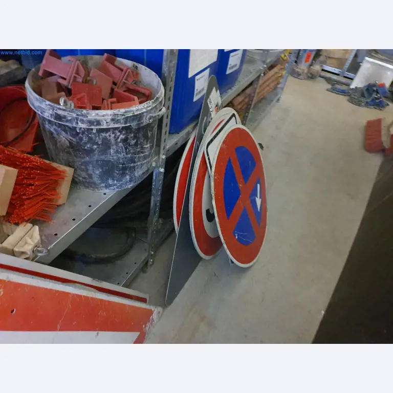 Stavební stroje, vozidla, bednicí materiál a příslušenství z oblasti stavebnictví-5