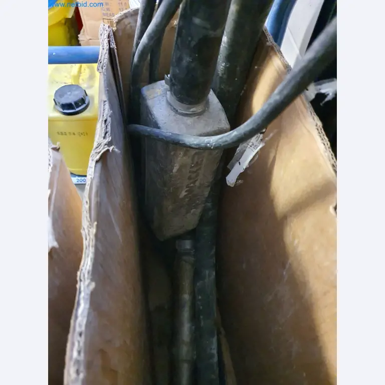 Stavební stroje, vozidla, bednicí materiál a příslušenství z oblasti stavebnictví-2