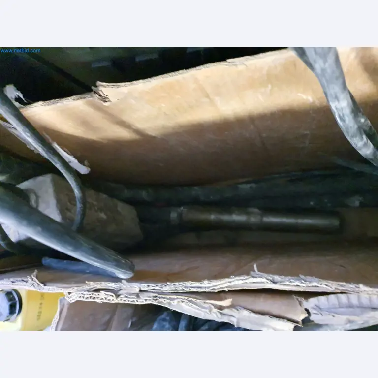 Stavební stroje, vozidla, bednicí materiál a příslušenství z oblasti stavebnictví-4