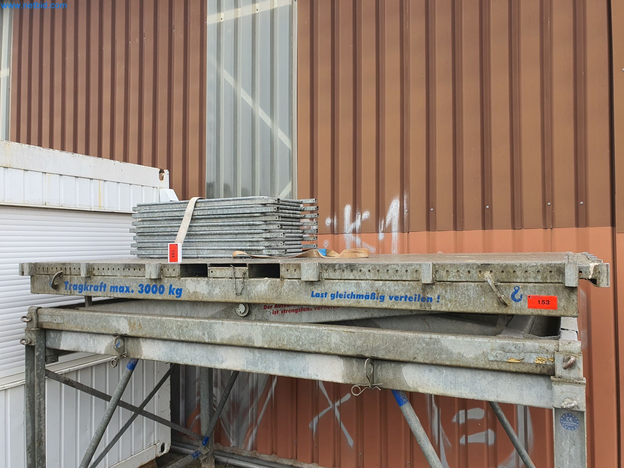 Maszyny budowlane, pojazdy, materiały szalunkowe i akcesoria z sektora budowlanego-2