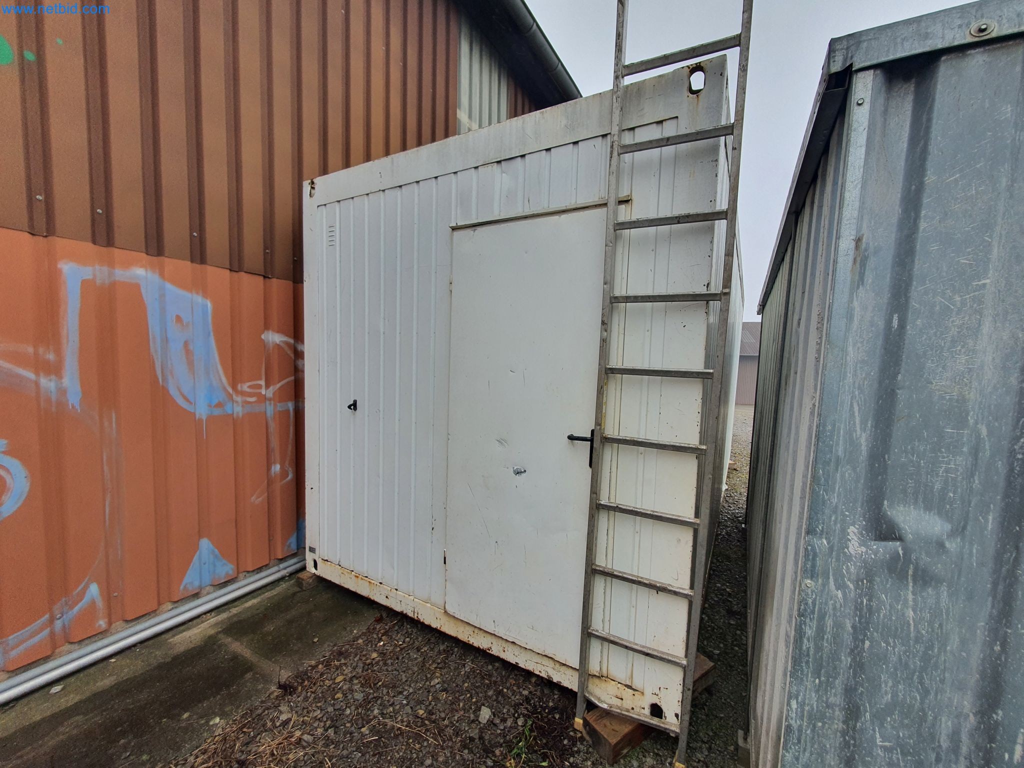 Stavební stroje, vozidla, bednicí materiál a příslušenství z oblasti stavebnictví-3