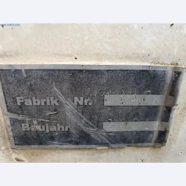 Stavební stroje, vozidla, bednicí materiál a příslušenství z oblasti stavebnictví-4