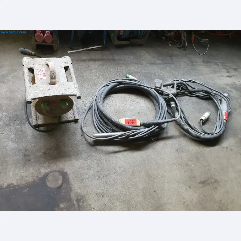 Maszyny budowlane, pojazdy, materiały szalunkowe i akcesoria z sektora budowlanego-1