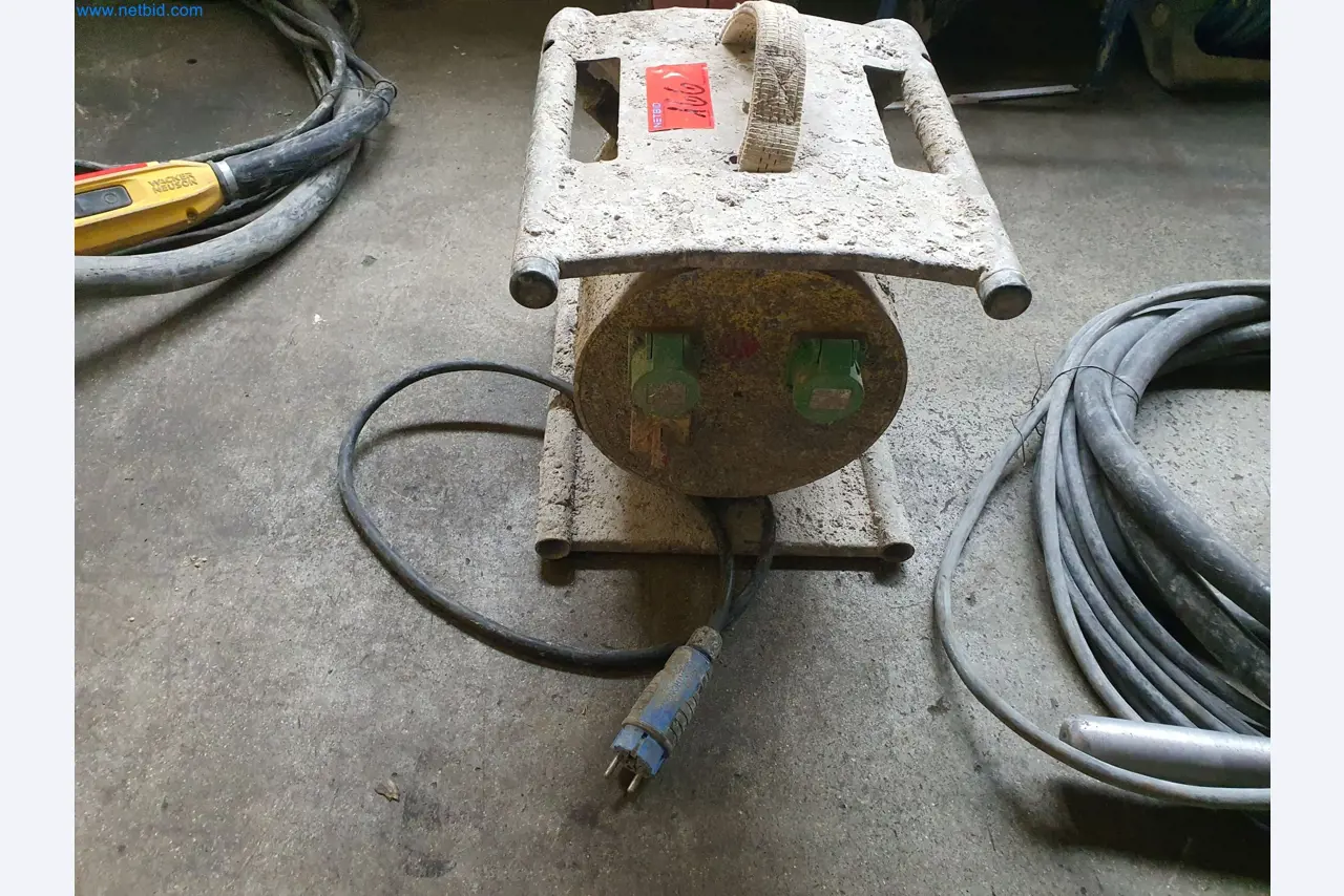 Maszyny budowlane, pojazdy, materiały szalunkowe i akcesoria z sektora budowlanego-2