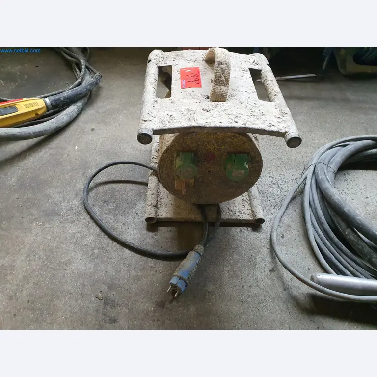 Maszyny budowlane, pojazdy, materiały szalunkowe i akcesoria z sektora budowlanego-2