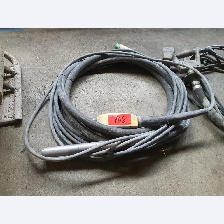 Maszyny budowlane, pojazdy, materiały szalunkowe i akcesoria z sektora budowlanego-3