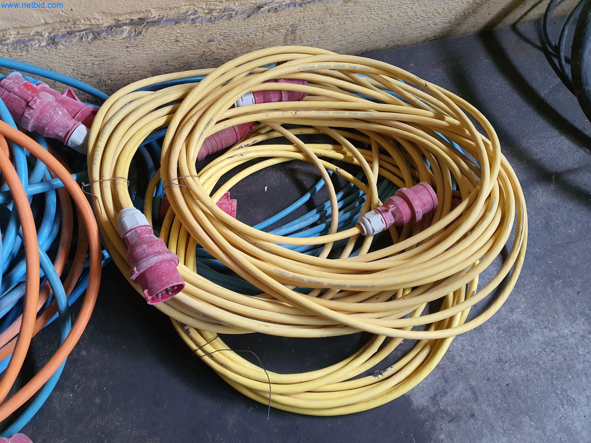 Máquinas de construção, veículos, material de cofragem e acessórios do sector da construção civil-2