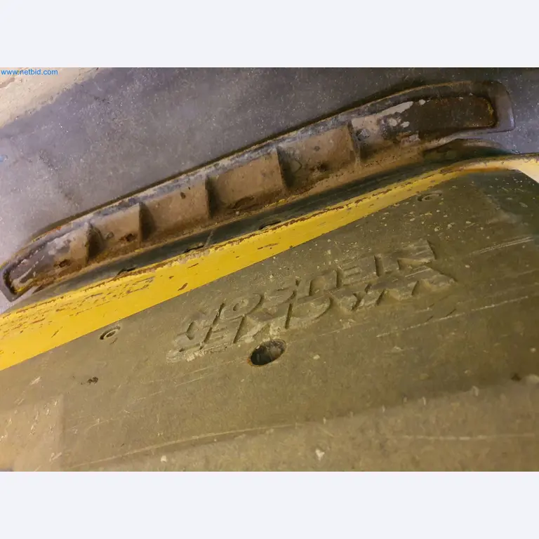 Stavební stroje, vozidla, bednicí materiál a příslušenství z oblasti stavebnictví-3