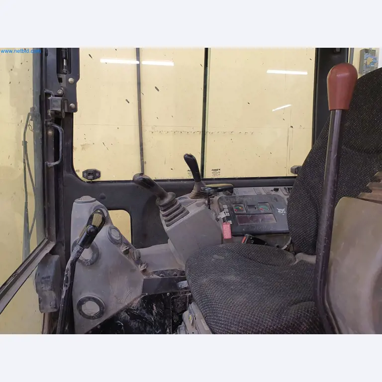 Maszyny budowlane, pojazdy, materiały szalunkowe i akcesoria z sektora budowlanego-10