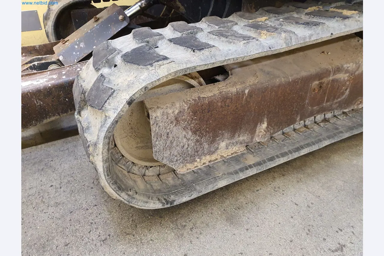 Maszyny budowlane, pojazdy, materiały szalunkowe i akcesoria z sektora budowlanego-14