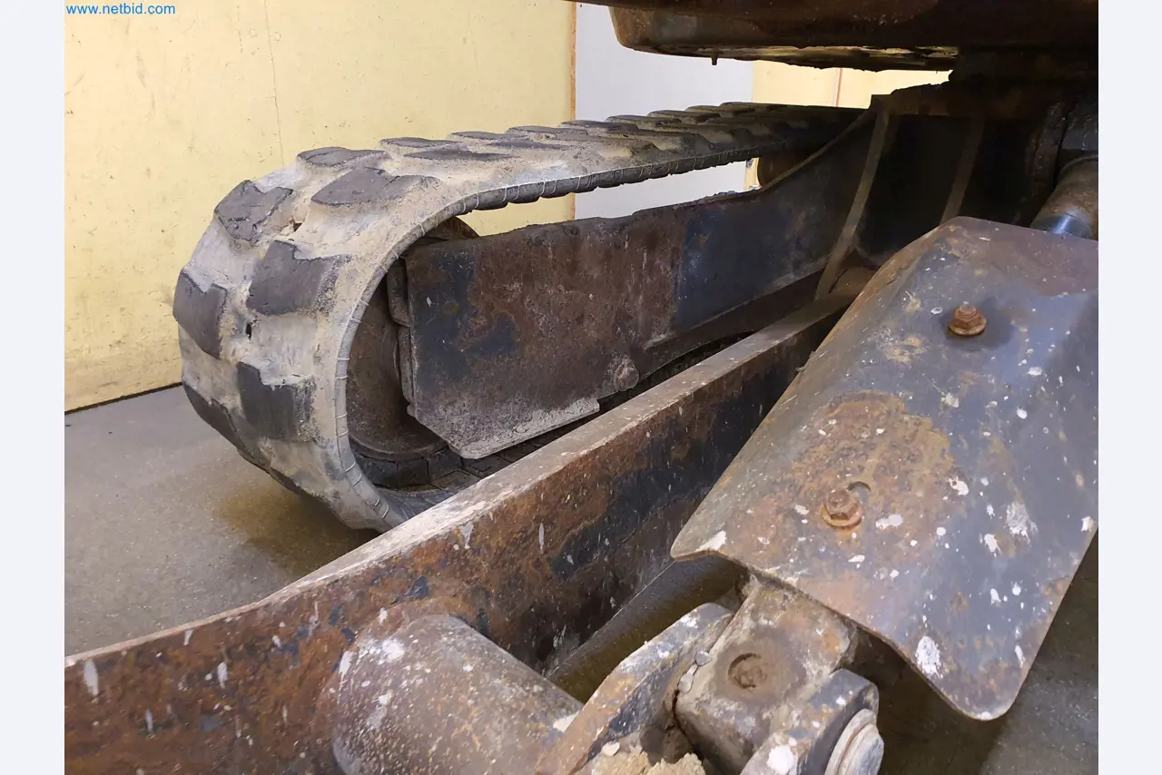 Maszyny budowlane, pojazdy, materiały szalunkowe i akcesoria z sektora budowlanego-15