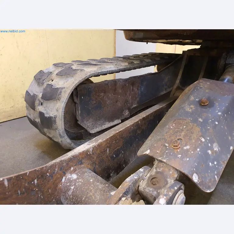 Maszyny budowlane, pojazdy, materiały szalunkowe i akcesoria z sektora budowlanego-15